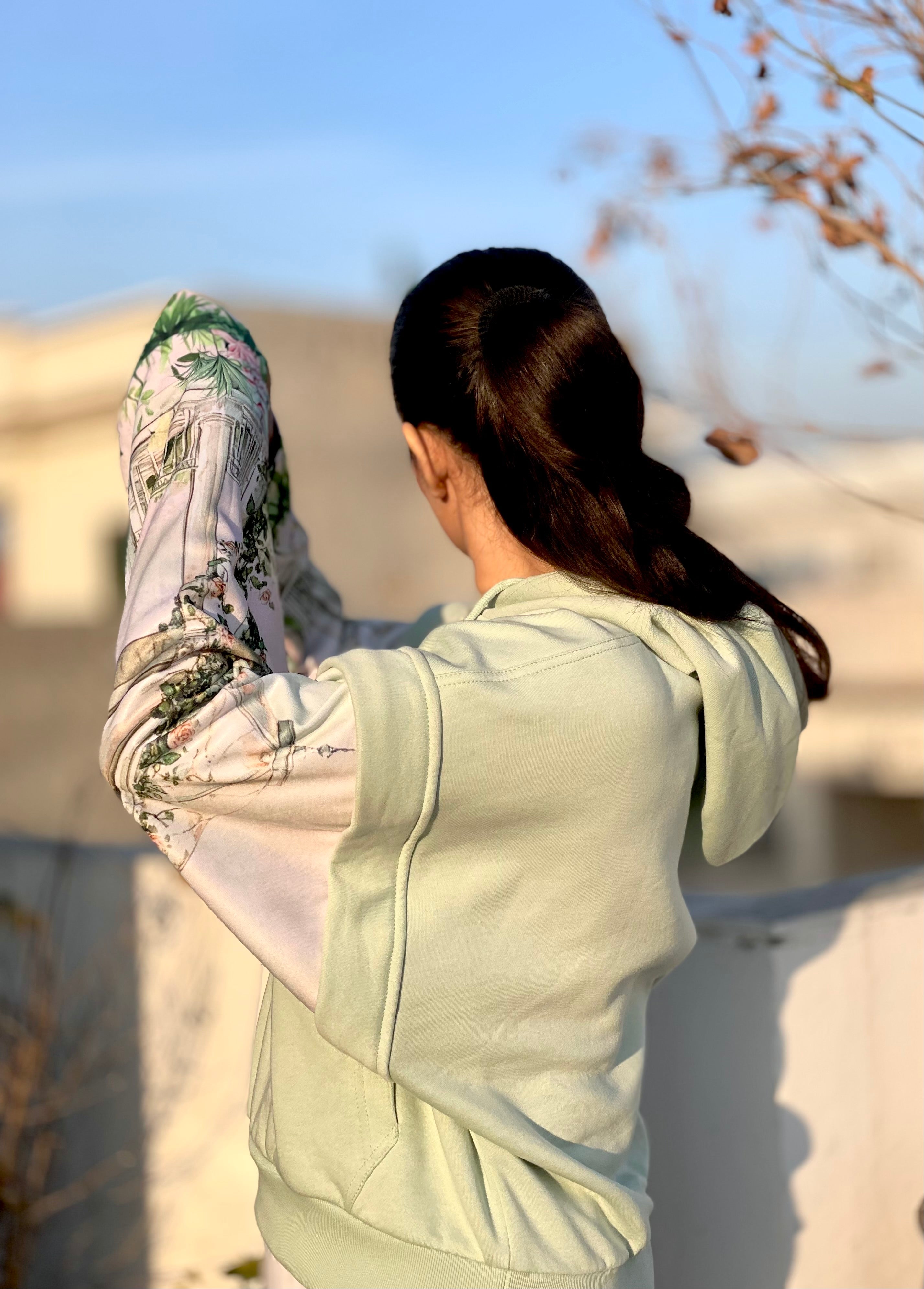 Botanical Whisper Sleeve